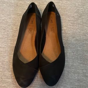 Women’s Size 9 Black Toms Ballet Flats. Only Worn Once. In Excellent Condition.